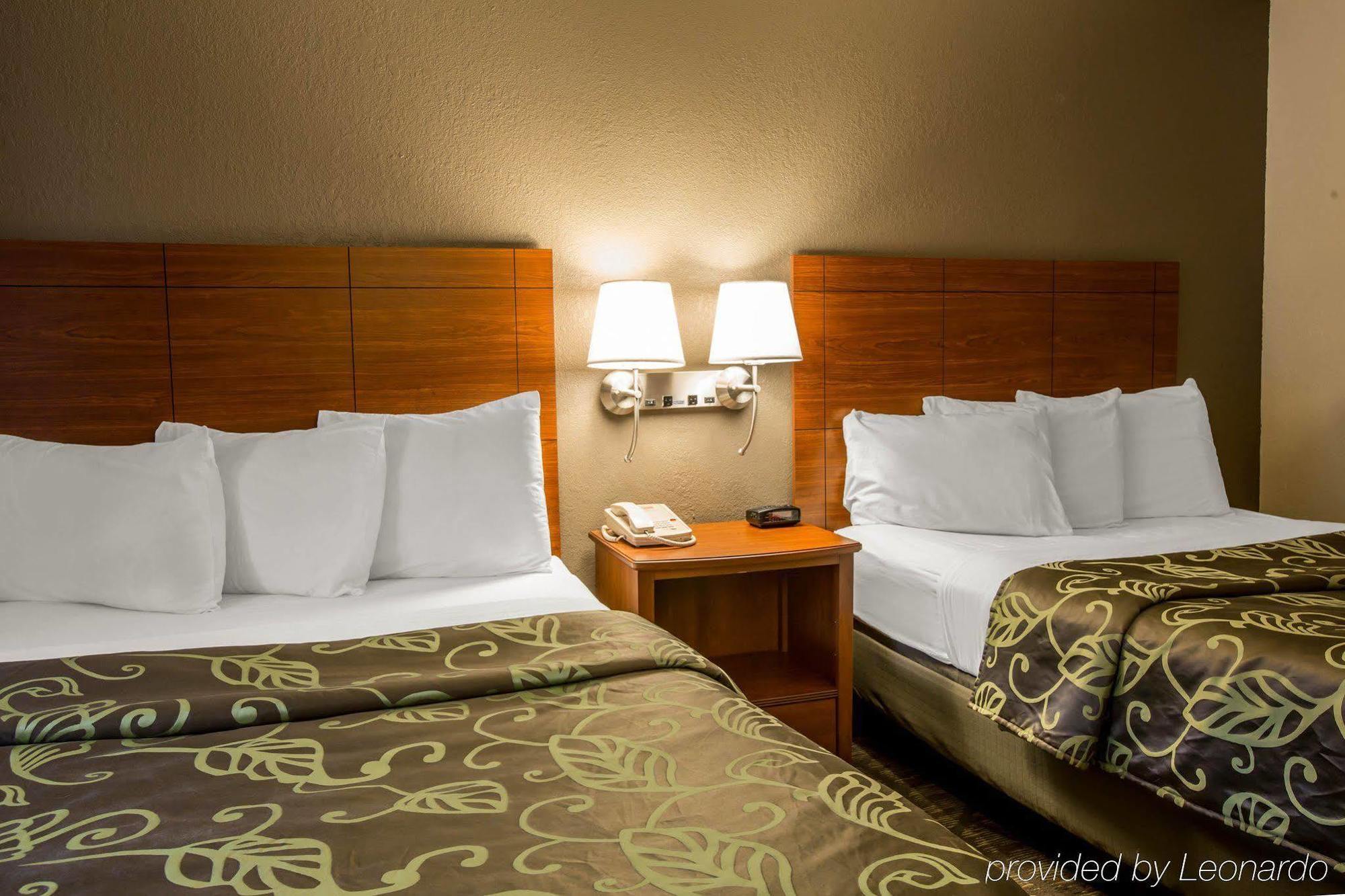 Lodge Econo Cherokee